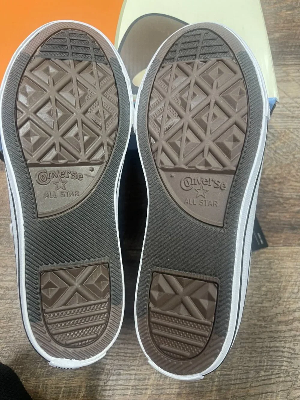 Converse Bluey Chuck Taylor High Tops Youth 2.5 NWT